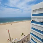 Gatu Premium Turquesa Playa Y Parking * Καντίζ
